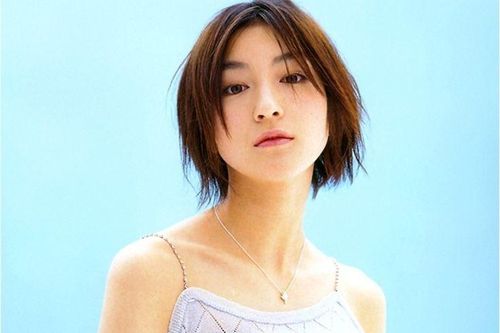 Ngọc nữ Ryoko Hirosue chán nản trong trại giam