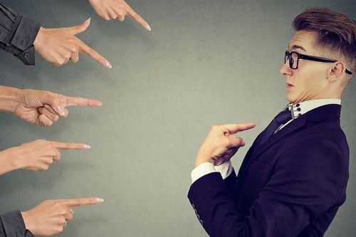 Điều gì xảy ra khi chúng ta ngừng phán xét?