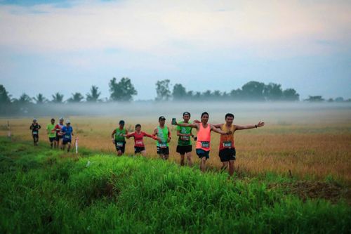 Kịch tính và hấp dẫn với giải marathon băng đồng