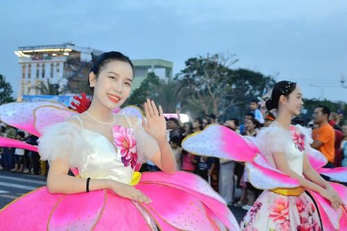 Bùng nổ sắc màu tại Lễ hội 'Carnival Quảng Ngãi xin chào!'
