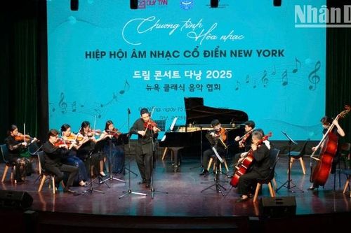 Hơn 300 người thưởng thức buổi hòa nhạc của Hiệp hội Âm nhạc cổ điển New York