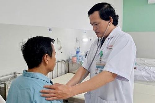 Bệnh viện Đà Nẵng phẫu thuật nội soi cắt khối phổi hiếm gặp ở người trưởng thành