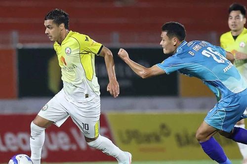 V-League 2024-2025: Bóng đá miền Trung tiếp tục đua trụ hạng
