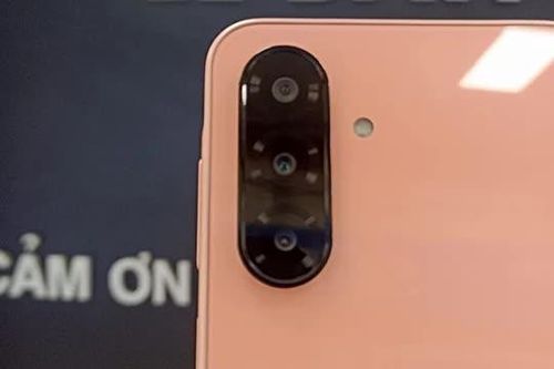 Vua smartphone tầm trung của Samsung lên kệ tại Việt Nam, có đáng mua?