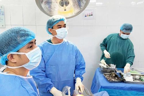 Chơi thể thao, nam thanh niên 27 tuổi 3 lần đứt dây chằng