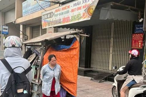 TPHCM xử phạt hơn 1.000 người đi xe máy trên vỉa hè