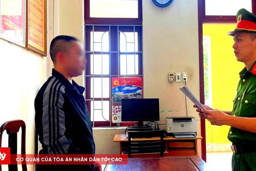 Chủ quan, bất cẩn khi đỗ xe ăn cơm gây tai nạn chết người