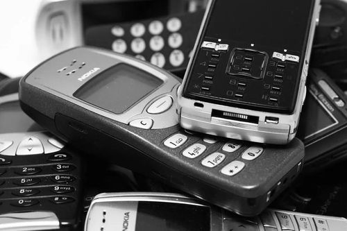 Quan chức EU công tác tại Mỹ được khuyến nghị mang theo điện thoại 'sơ cua'