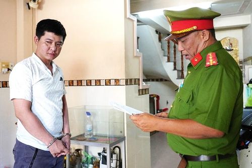 Phê chuẩn khởi tố đối tượng cho vay lãi nặng 180%/năm