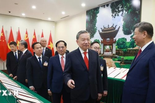 Bộ Xây dựng ký kết 7 văn kiện quan trọng đường sắt, đường bộ với Trung Quốc