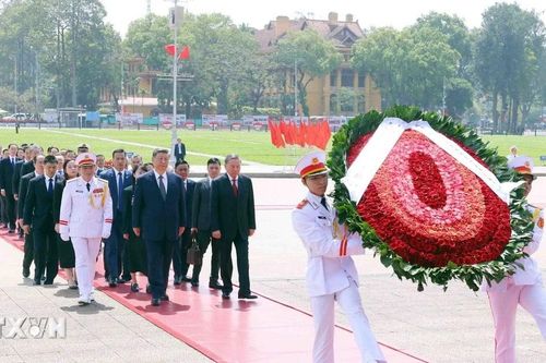 Tổng Bí thư, Chủ tịch nước Trung Quốc Tập Cận Bình vào Lăng viếng Chủ tịch Hồ Chí Minh