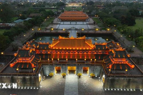 Đại Nội Huế - nét cổ kính bên dòng sông Hương