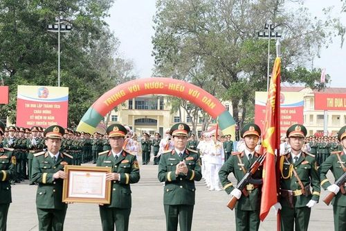Trường Sỹ quan Lục quân 1 đón nhận Huân chương Bảo vệ Tổ quốc hạng Nhất