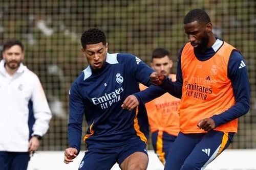 Real Madrid hỗn loạn trước trận lượt về với Arsenal