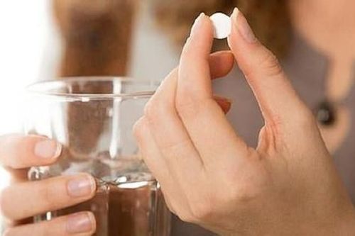 Cô gái trẻ uống nhầm thuốc ngủ trong ngày cưới và cái kết