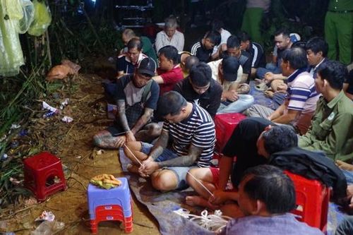Lâm Đồng: Bắt giữ 36 đối tượng đánh bạc, thu giữ 800 triệu đồng và nhiều ô tô