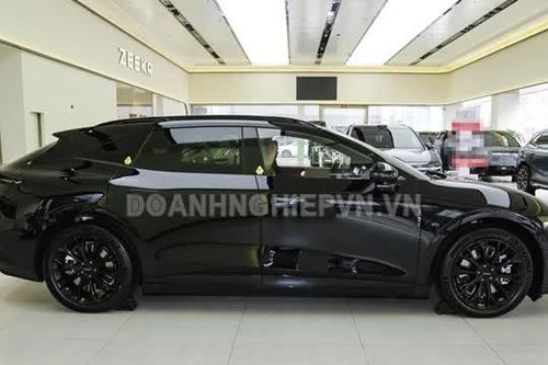 Xe gầm cao công suất 637 mã lực, di chuyển 825 km/lần sạc, hệ thống treo khí nén, giá ngang Toyota Corolla Cross
