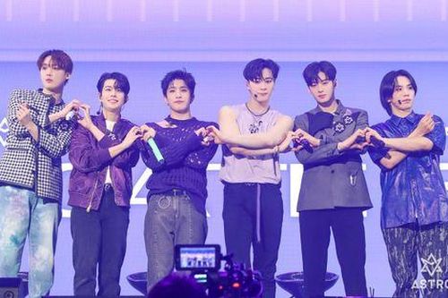 Cựu thành viên Rocky trở lại biểu diễn cùng ASTRO, lấp đầy khoảng trống mà Moonbin để lại