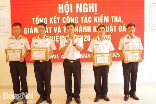 Tăng cường công tác kiểm tra, giám sát trong xây dựng Đảng