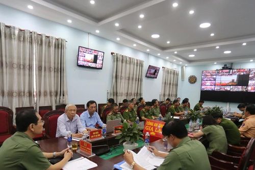 Hội nghị Báo cáo viên Trung ương toàn quốc tháng 4