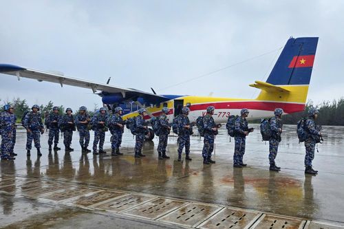 Lữ đoàn 954 tổ chức thành công ban bay huấn luyện hiệp đồng đổ quân chi viện Trường Sa