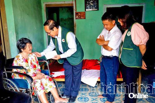 Tấm lòng của người Thầy thuốc Nhân dân