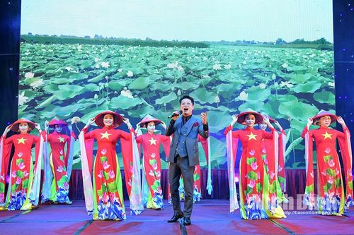 Giao lưu giữa thanh niên Ninh Bình và Đoàn đại biểu tham gia chương trình Gặp gỡ hữu nghị thanh niên Việt Nam - Trung Quốc lần thứ 24