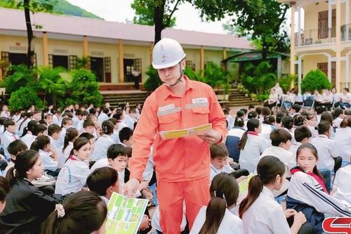 Chú trọng phổ biến, giáo dục pháp luật trong trường học
