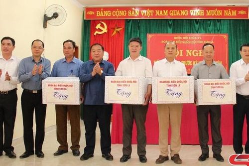 Đoàn đại biểu Quốc hội tỉnh tiếp xúc cử tri tại huyện Quỳnh Nhai