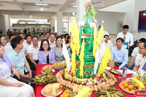 Trường Chính trị tỉnh tổ chức Tết cổ truyền Bunpimay cho học viên Lào