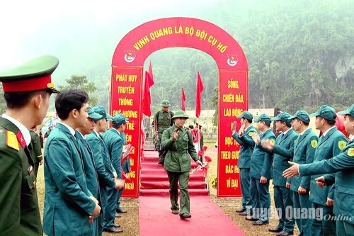 Hăng hái tòng quân vì miền Nam ruột thịt