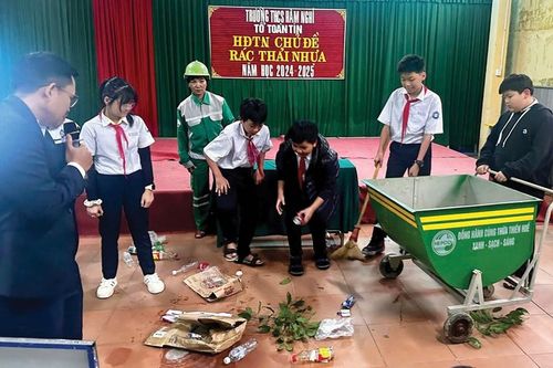 Trải nghiệm một ngày làm công nhân môi trường