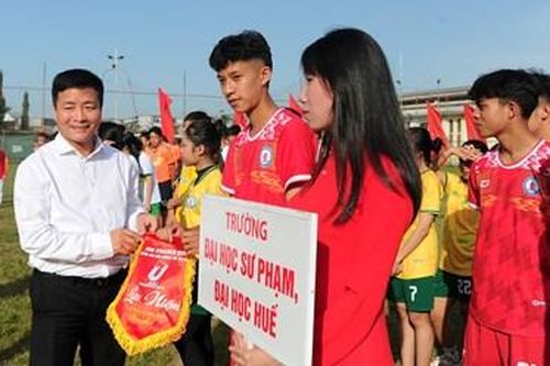 Hơn 350 cầu thủ tranh tài tại giải bóng đá sinh viên Huế