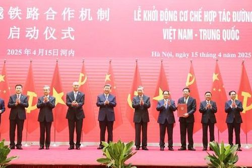 Việt Nam - Trung Quốc ký kết 7 văn kiện quan trọng lĩnh vực đường sắt và đường bộ