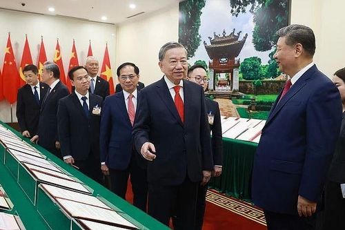 Việt Nam và Trung Quốc ký kết 7 văn kiện quan trọng về đường sắt và đường bộ