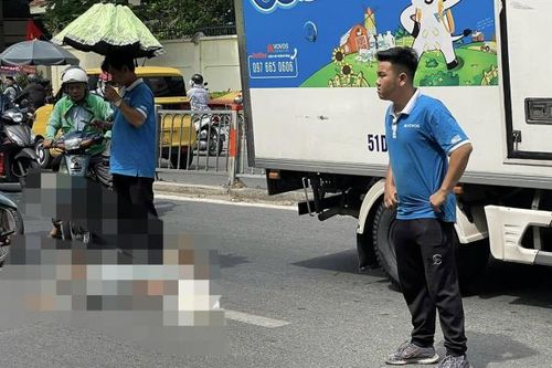 Băng qua đường không đúng nơi quy định, cụ bà 70 tuổi bị xe tông nguy kịch