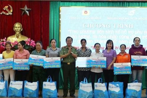 Trao phương tiện sinh kế cho phụ nữ hoàn lương, tái hòa nhập cộng đồng