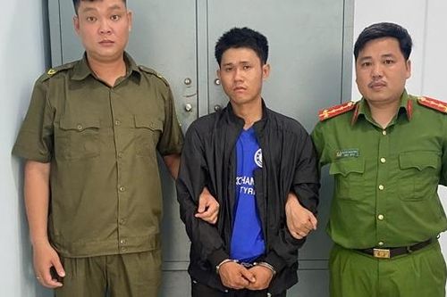 Người dân dũng cảm bắt cướp, giao nộp đối tượng cho Công an