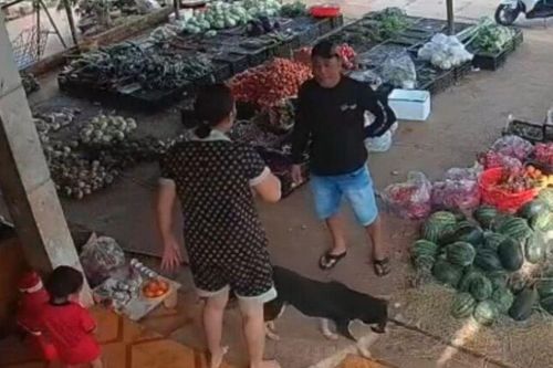 Thủ đoạn tinh vi: Cầm cố điện thoại iPhone nhái bằng hóa đơn giả