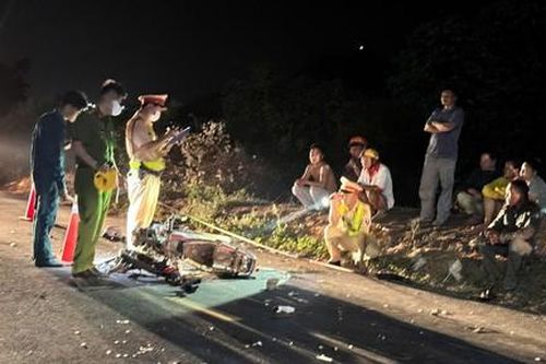 Hai xe máy tông nhau, 1 phụ nữ tử vong, 2 người bị thương nặng