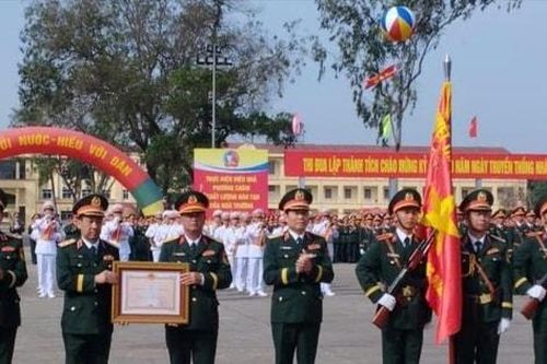 Trường Sĩ quan Lục quân 1 đón nhận Huân chương Bảo vệ Tổ quốc hạng Nhất