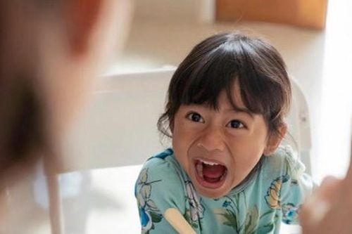 Khi con bắt đầu cãi lại hãy nói 4 câu này, kết quả sẽ khiến bạn sửng sốt