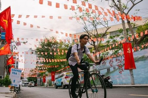 Chùm ảnh: 30/4 chưa đến, TP.HCM đã lặng lẽ khoe vẻ đẹp tự hào của tháng Tư