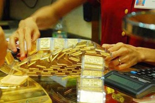 Giá vàng chạm mốc 111 triệu đồng/lượng
