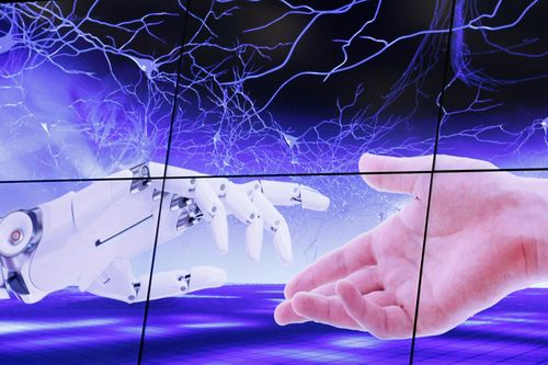 Sẽ ra sao nếu con người xây dựng mối quan hệ gần gũi với AI
