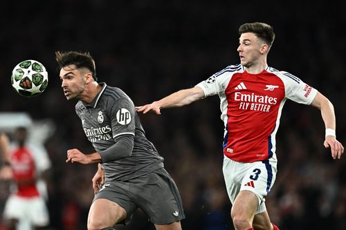 Real Madrid 'lột xác' đội hình