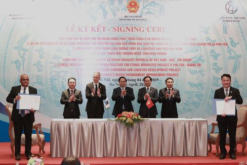 ADB, WB tài trợ gần 400 triệu USD cho 3 dự án phát triển ở Việt Nam