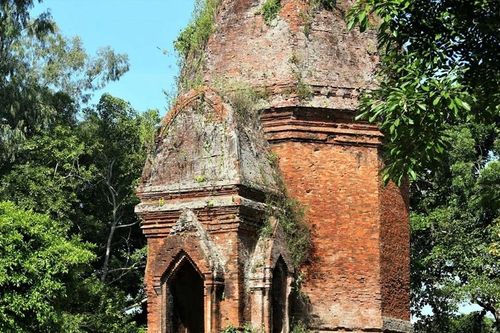 Gần 8,39 tỉ đồng bảo tồn di tích tháp Chăm Bằng An