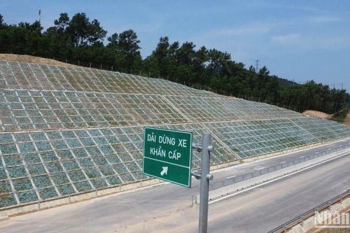 Bảo đảm an toàn giao thông trong thời gian khánh thành các công trình chào mừng ngày 30/4