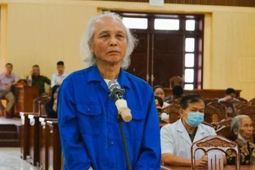 Ông 'cán bộ phòng chống tham nhũng trung ương' bị tuyên phạt 30 tháng tù